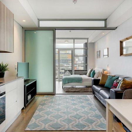 Backup-Powered Stylish Central Apartment Near Table Mountain Cape Town Exterior photo