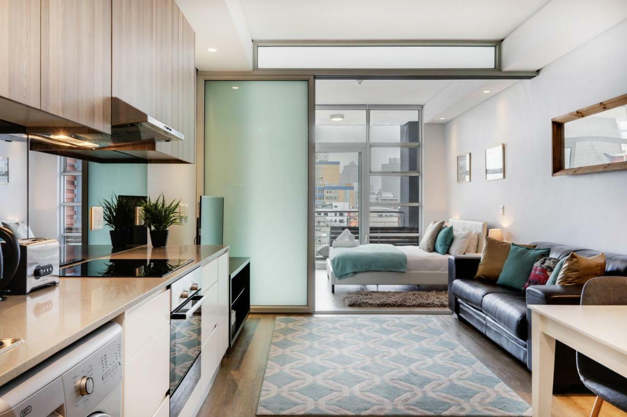 Backup-Powered Stylish Central Apartment Near Table Mountain Cape Town Exterior photo