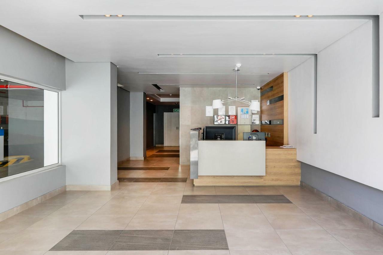 Backup-Powered Stylish Central Apartment Near Table Mountain Cape Town Exterior photo