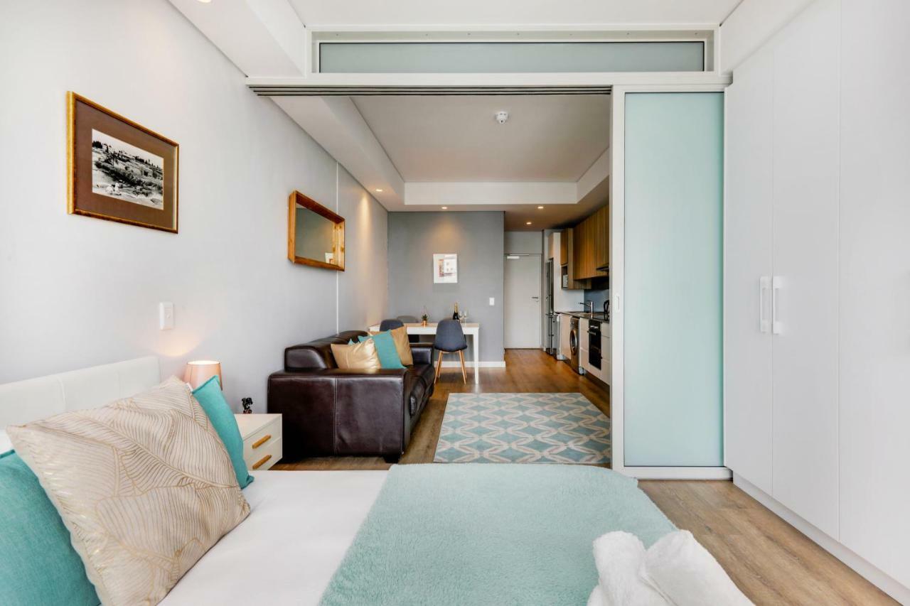 Backup-Powered Stylish Central Apartment Near Table Mountain Cape Town Exterior photo